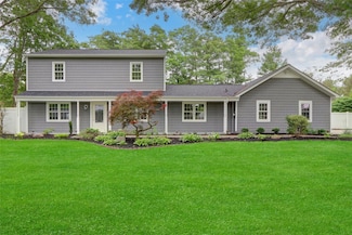 11 Henearly Dr, Miller Place, NY 11764
