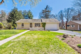 32 E Green St, Easthampton, MA 01027