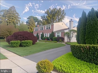 7810 Cobden Rd, Glenside, PA 19038