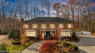 38383 Saddle Ln, Clinton Township, MI 48036