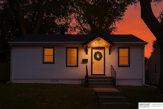 4727 N 38th St, Omaha, NE 68111