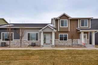 541 10th St, Waukee, IA 50263