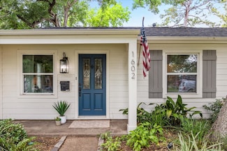 1602 Libbey Dr, Houston, TX 77018