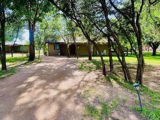 185 N East St, Buffalo Gap, TX 79508