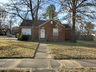 1640 E 6th St, Okmulgee, OK 74447