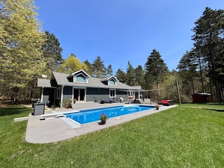 6350 Cullen Woods Dr, Nisswa, MN 56468