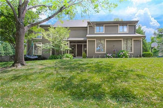 3305 W 121st Terrace, Leawood, KS 66209