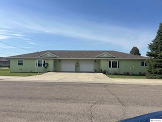 901 & 903 E 9th St, Valentine, NE 69201