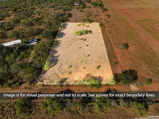 1750 Sandbranch Rd, Bigfoot, TX 78005