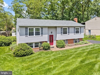 9366 Fernwood Ct, Manassas, VA 20110