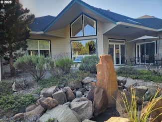 2148 Willow Loop E, Florence, OR 97439