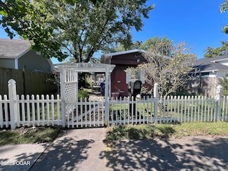 610 N Tom St, Webb City, MO 64870