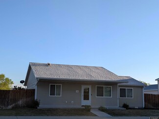 1206 E Park Ave, Riverton, WY 82501