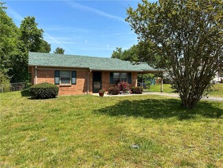 1213 Martin Luther King jr Rd, Walnut Cove, NC 27052