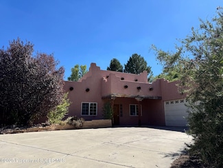4106 N Buena Vista Ave, Farmington, NM 87401