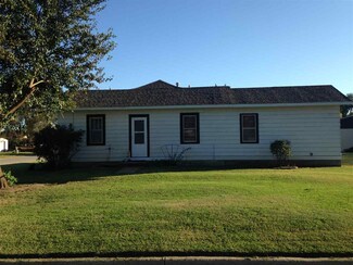 221 SE 2nd St, La Verne, OK 73848