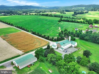 241 Mud Run Rd, Oley, PA 19547