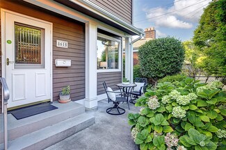 8615 Island Dr S, Seattle, WA 98118