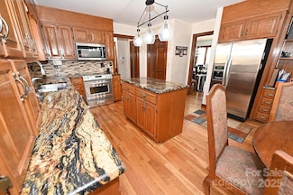 1793 Fairway Dr, Newton, NC 28658