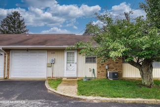 32C Yorkshire Ct, Manchester, NJ 08759