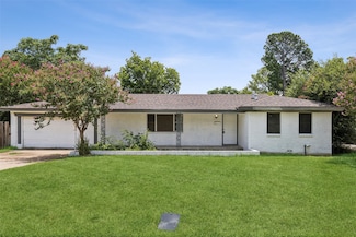1136 Simpson Dr, Hurst, TX 76053