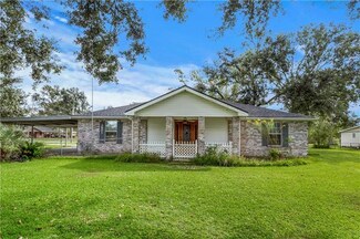 2801 Broussard Rd, Sulphur, LA 70665