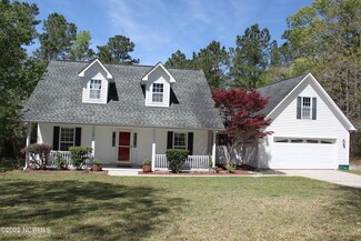 107 Seahorse Dr, Havelock, NC 28532
