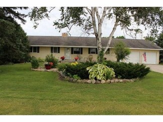 18 5th St NW, Melrose, MN 56352