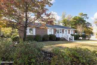 1205 Logan Ct, Jacksonville, NC 28540
