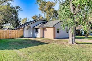 10943 Spanish Grant Dr, Sugar Land, TX 77498