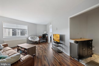 5340 Holmes Run Pkwy Unit 816, Alexandria, VA 22304
