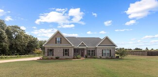2957 Iris Rd, Dothan, AL 36301