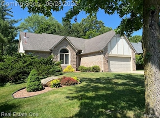 2184 Reagan Dr, Rochester Hills, MI 48309