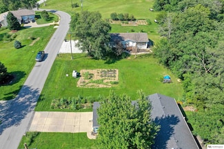 1916 Beaver Lake Blvd, Plattsmouth, NE 68048