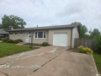 1924 Glenn St, Bettendorf, IA 52722