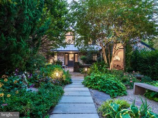 2211 Grubbs Mill Rd, Berwyn, PA 19312