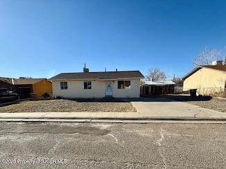 325 N Moore St, Bloomfield, NM 87413