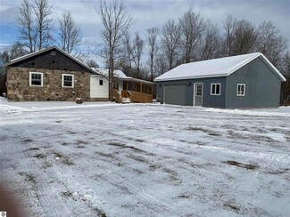 18440 30th Ave, Marion, MI 49665