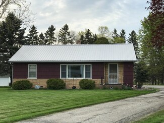 848 W 6th St, Saint Charles, MN 55972