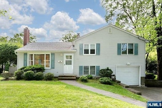 9 Pearl Rd, Closter, NJ 07624
