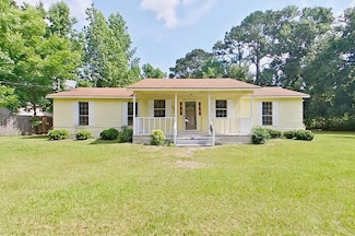 452 Bn Railroad Cir, Boston, GA 31626