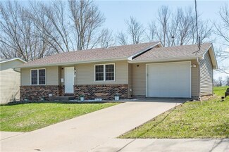 1014 E Washington St, Knoxville, IA 50138
