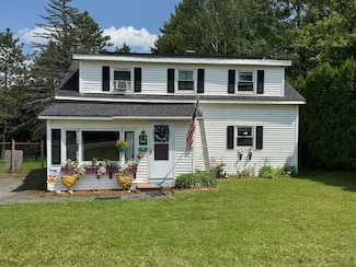 19 Milk St, Fort Fairfield, ME 04742
