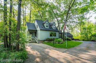 2065 Fairfield Ave, Wixom, MI 48393