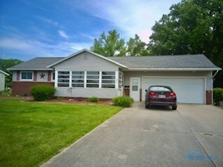 1805 Ayersville Ave, Defiance, OH 43512