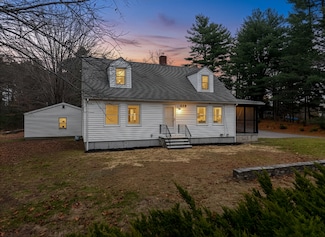 528 Hopeville Rd, Jewett City, CT 06351