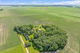 39205 436th St, Saint Peter, MN 56082