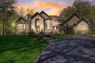 10637 Hickory Ln, Plymouth, MI 48170