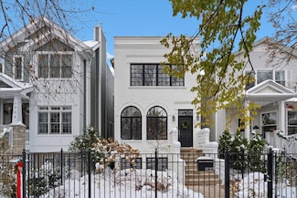 1920 W George St, Chicago, IL 60657