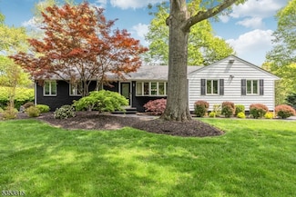 16 Donsen Ln, Scotch Plains, NJ 07076